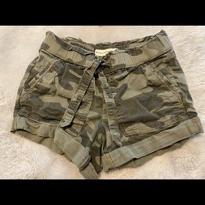 Vanilla Star camo shorts, size 7
